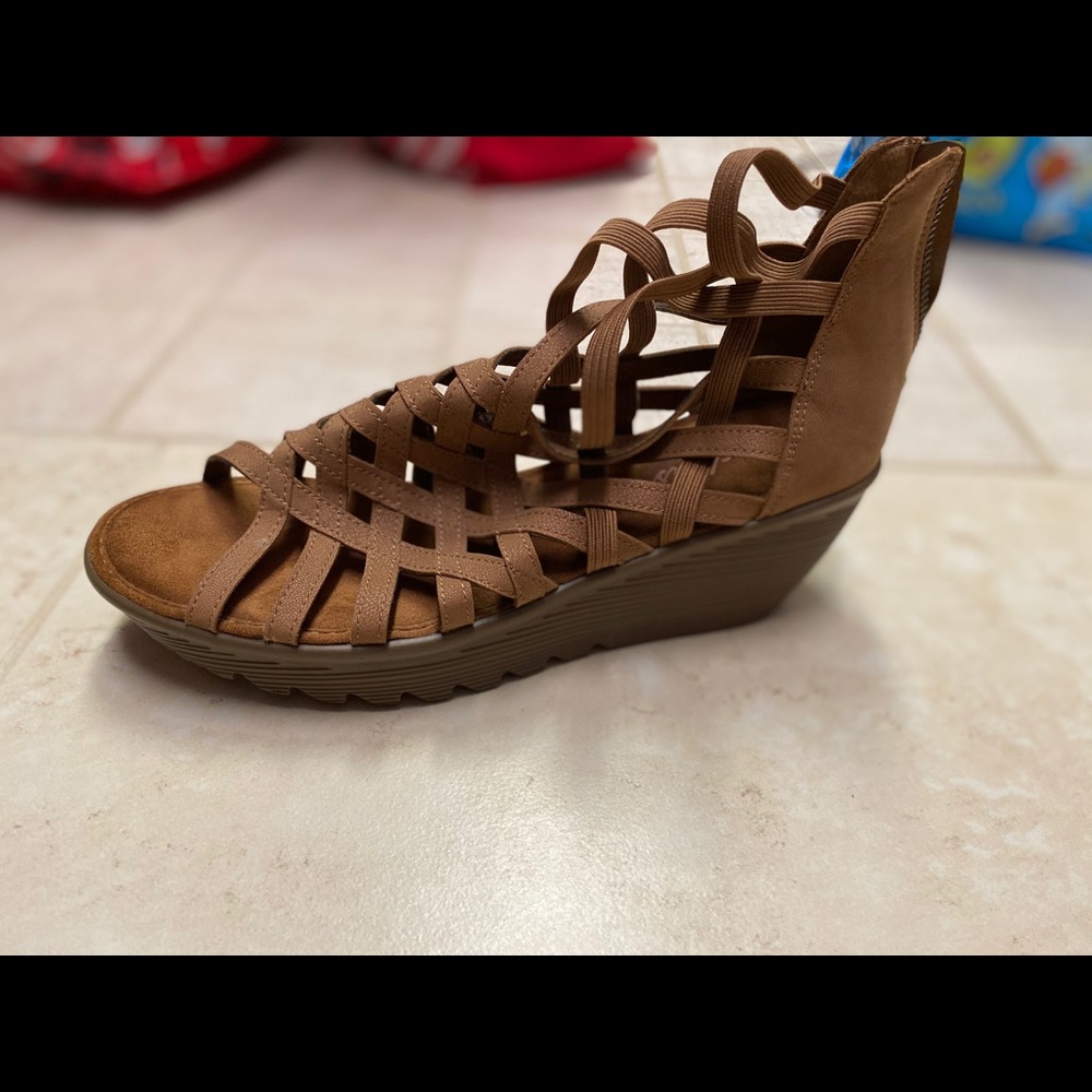 Sketchers size 10 wedges